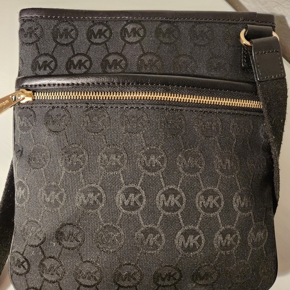 MK Signature Crossbody - Picture 3 of 8